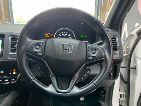 2021 Honda Vezel €23950 2021 HONDA VEZEL RS HYBRID SENSING 1.5 AUTOMATIC / CRUISE CONTROL / REVERSE CAMERA / HEATED SEATS €23,950 thumbnail
