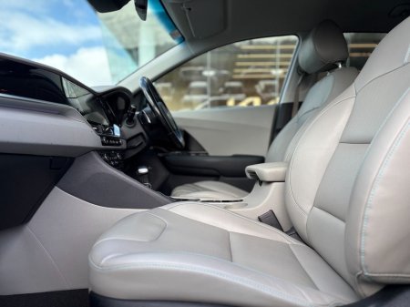 2021 Kia Niro - thumbnail 2