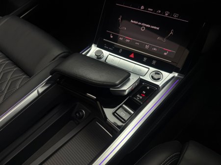 2022 Audi e-tron 55 VORSPRUNG QUATTRO €49,990 thumbnail