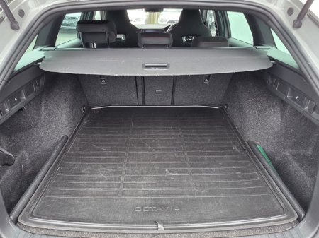 2021 Skoda Octavia - thumbnail 12