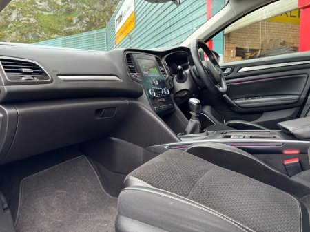 2016 Renault Megane - thumbnail 11