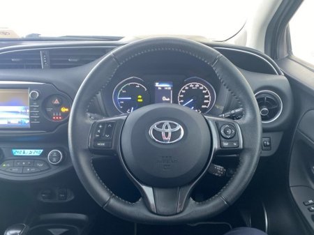 2020 Toyota Yaris - thumbnail 9