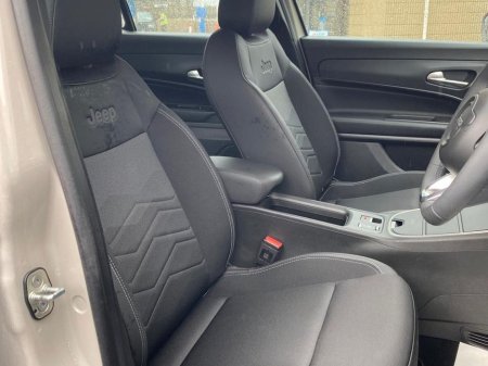 2025 Jeep Avenger 1.2 100Hp Mhev Altitude €28,895 thumbnail