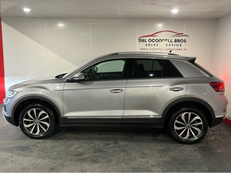 2023 Volkswagen T-Roc STYLE 1.5 TSI D7F 150HP €29,950 thumbnail