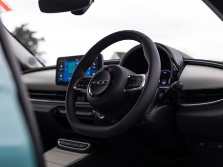 2025 Fiat 600 - thumbnail 12