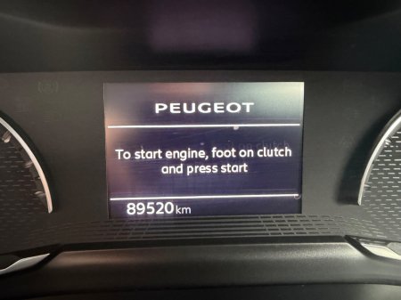 2022 Peugeot 208 - thumbnail 8