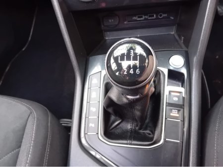 2018 Volkswagen Tiguan - thumbnail 26