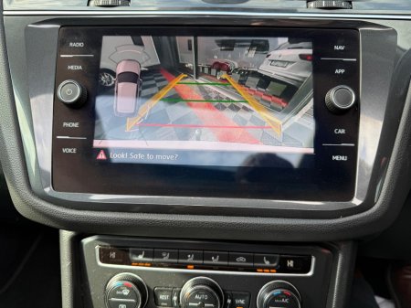 2020 Volkswagen Tiguan - thumbnail 16