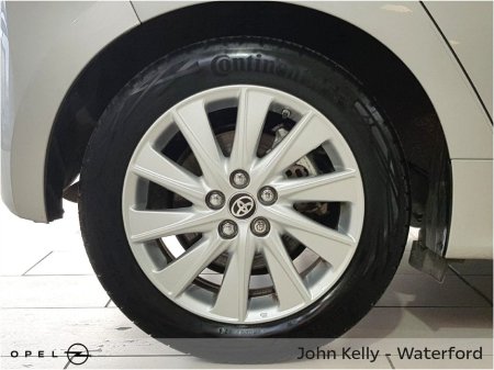 2023 Toyota Yaris HYBRID 1.5 ICON HEV CVT €19,995 thumbnail