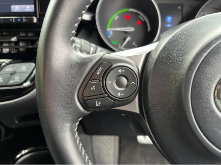 2020 Toyota C-HR - thumbnail 19