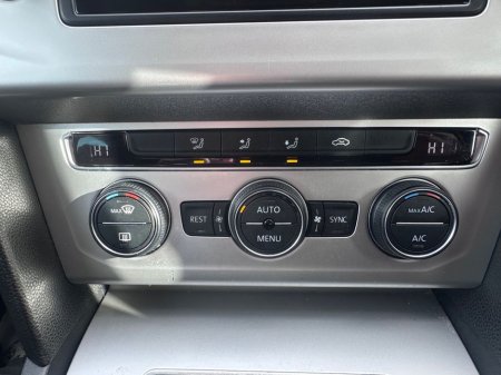 2017 Volkswagen Passat - thumbnail 30