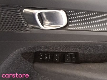 2022 Volvo XC40 PHEV T4 (197hp) R-Design FWD €33,880 thumbnail