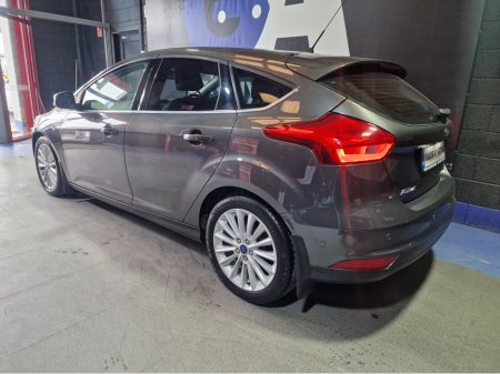 2016 Ford Focus - thumbnail 6