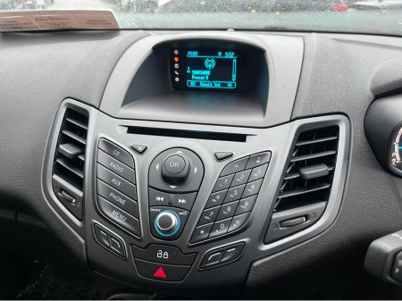 2015 Ford Fiesta ZETEC 1.2 PETROL €8,950 thumbnail