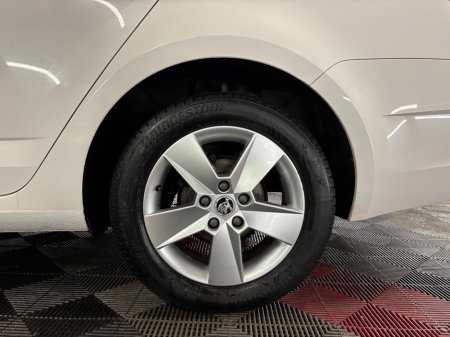 2017 Skoda Octavia - thumbnail 15