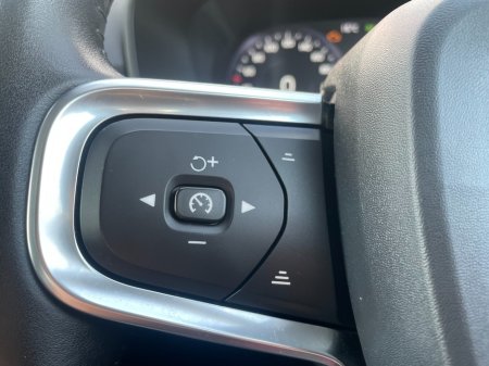 2020 Volvo XC40 - thumbnail 18