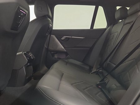 2025 BMW 5 Series - thumbnail 11