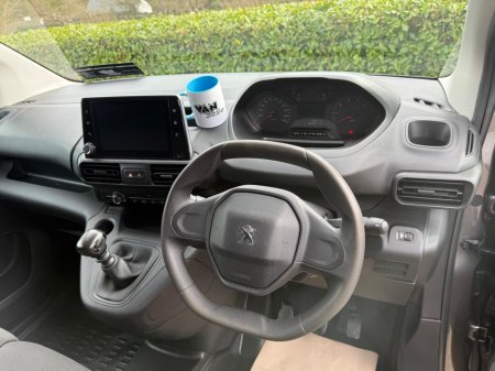 2022 Peugeot Partner - thumbnail 14