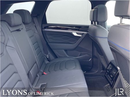 2024 Volkswagen Touareg 3.0 TSI PHEV 462HP R Line *SOLD* €78,950 thumbnail