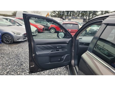 2017 Mitsubishi Outlander - thumbnail 12