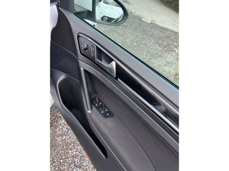 2017 Volkswagen Golf DBA-6RCJZ €16,500 thumbnail