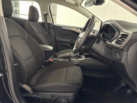 2023 Ford Focus TITANIUM 1.0T**MULTIFUNCTIONAL STEERING WHEEL**TOUCH SCREEN MEDIA DISPLAY**APPLE CARPLAY**BLACK CLOTH INTERIOR**SATNAV**KEYLESS START**BLACK CLOTH INTERIOR**FINANCE AVAILABLE** €23,495 thumbnail