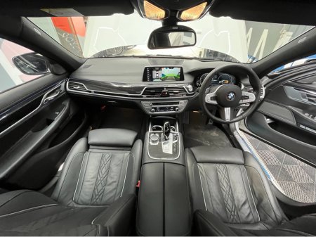 2018 BMW 7 Series - thumbnail 16