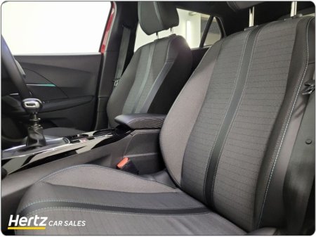 2023 Peugeot 2008 - thumbnail 5