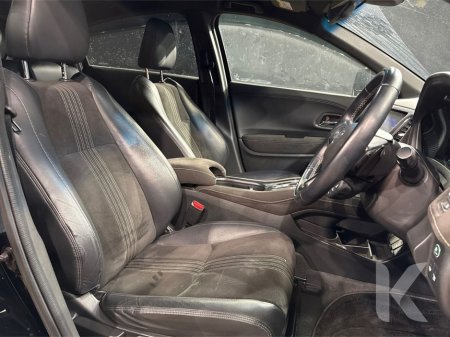 2021 Honda Vezel 1.5 HYBRID - RS EDITION - BLACK HALF LEATHER - PADDLE SHIFT - CRUISE CONTROL - FACTORY ALLOYS - €25,950 thumbnail