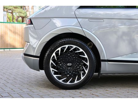 2024 Hyundai Ioniq 5 - view 4