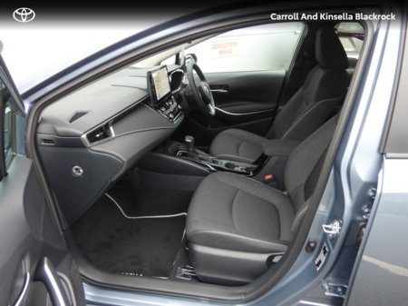 2023 Toyota Corolla Hybrid Luna Sport Saloon €28,950 thumbnail