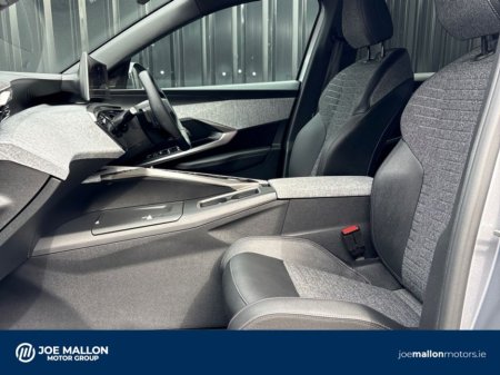 2025 Peugeot 3008 - thumbnail 8