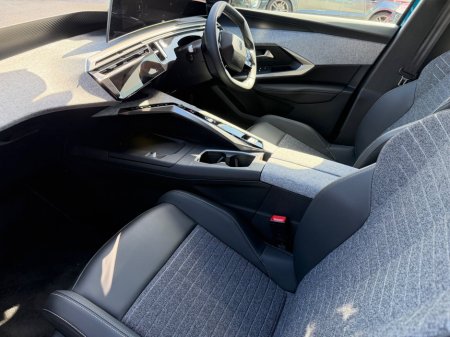 2025 Peugeot 5008 - thumbnail 9