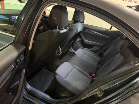 2022 Skoda Octavia - view 4