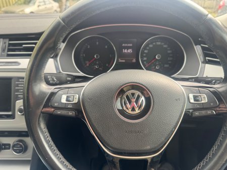 2015 Volkswagen Passat - thumbnail 16