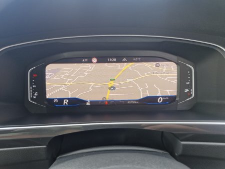 2022 Volkswagen Tiguan R-LINE 2.0 TDI D7F 150HP 5DR AU €41,950 thumbnail