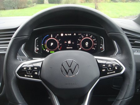 2023 Volkswagen Tiguan - thumbnail 8