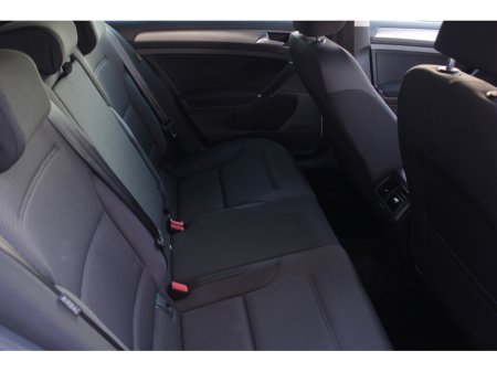 2016 Volkswagen Golf - thumbnail 16