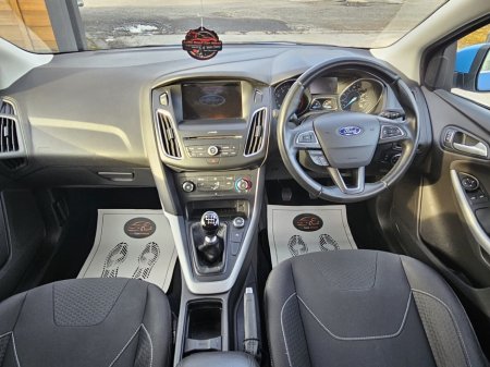 2017 Ford Focus - thumbnail 29