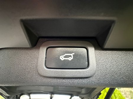 2018 Land Rover Discovery 3.0 TDV6 HSE LUX 7 Seat €37,950 thumbnail