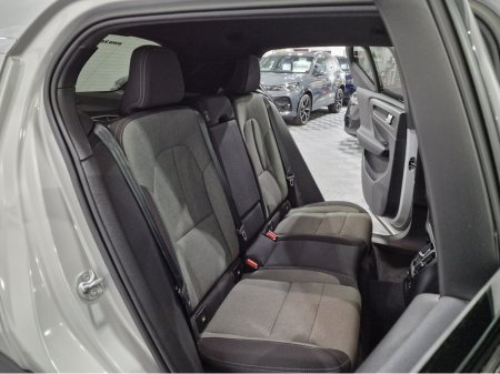 2022 Volvo XC40 T4 RECHARGE PLUS DARK AUTOMATIC **ONE OWNER / APPLE CARPLAY / BLIND SPOT ASSIST / CRUISE CONTROL / ELECTRIC BOOTLID / HEATED FRONT & REAR SEATS / REVERSE CAMERA / SAT NAV / WIRELESS PHONE CHARGING** €33,900 thumbnail