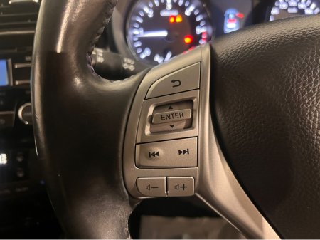 2015 Nissan Pulsar - thumbnail 10