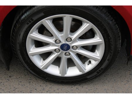 2018 Ford Focus - thumbnail 10