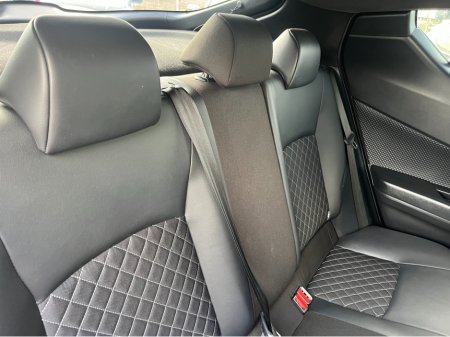 2019 Toyota C-HR - thumbnail 10