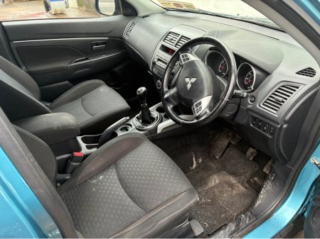 2011 Mitsubishi ASX - thumbnail 24