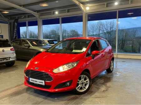 2015 Ford Fiesta - view 3