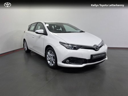 2016 Toyota Auris - thumbnail 1