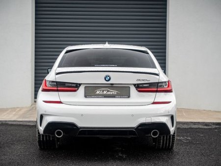 2022 BMW 3 Series - thumbnail 2