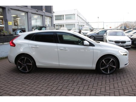 2016 Volvo V40 2.0D4 SPORT 5DR HATCHBACK AUTO HUGE SPEC  // 1 OWNER CAR // AS NEW CONDITION THROUGHOUT // BUY WITH CONFIDENCE AA AND SIMI APPROVED DEALER 2025 // FINANCE ARRANGED // €14,950