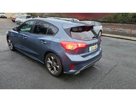 2021 Ford Focus - thumbnail 5